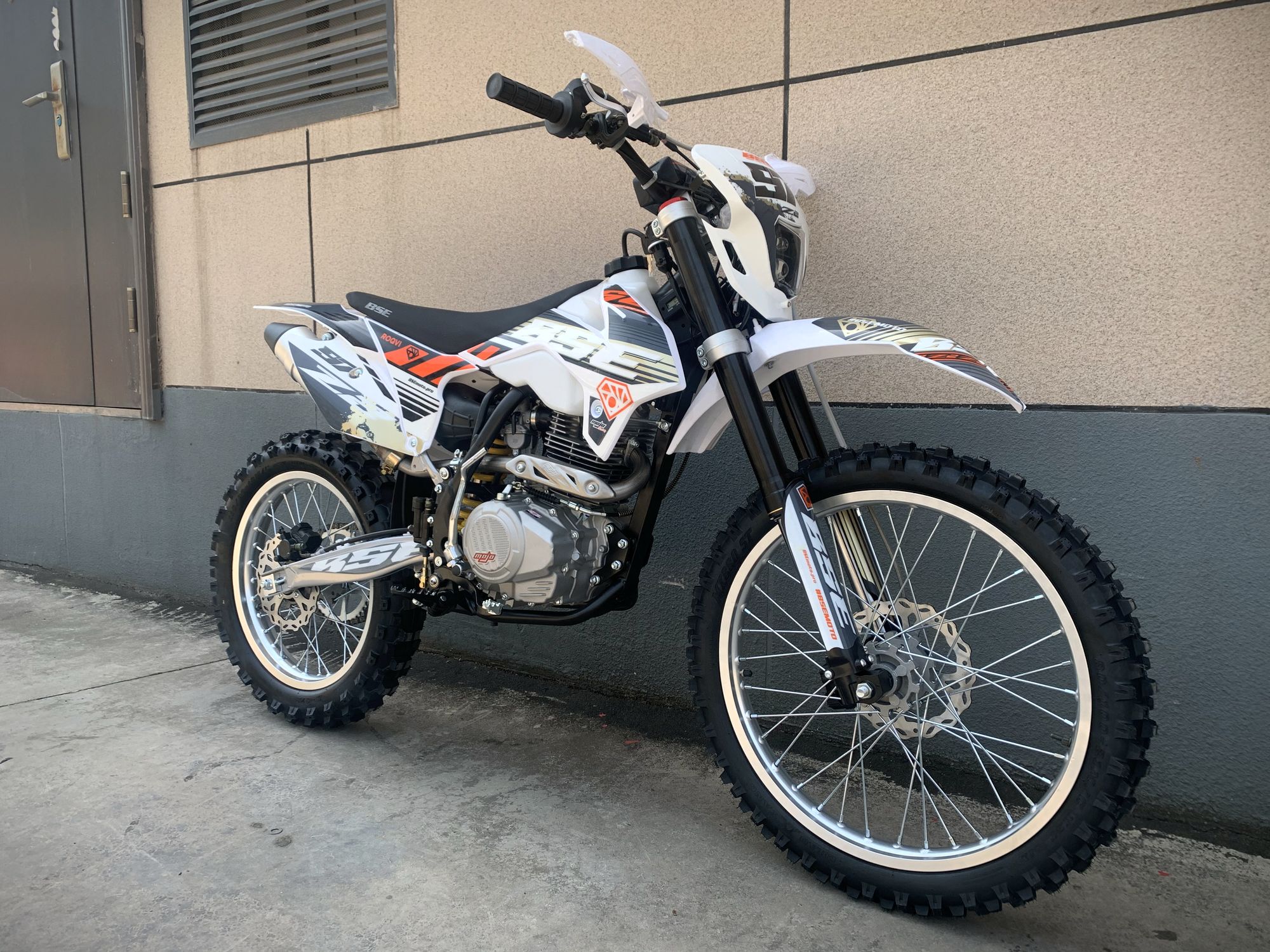 Кроссовый мотоцикл BSE Z2 21/18 Roqvi Pink (015)