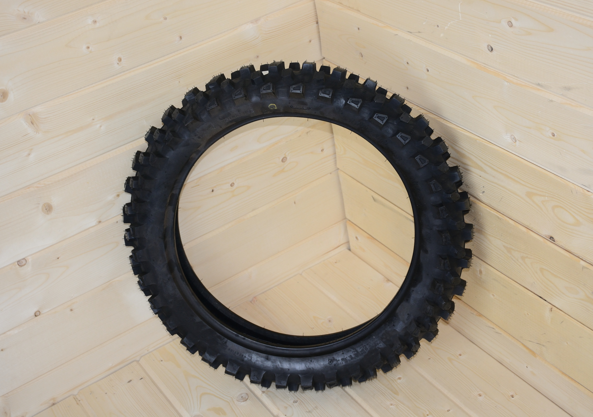 Покрышка мото 18