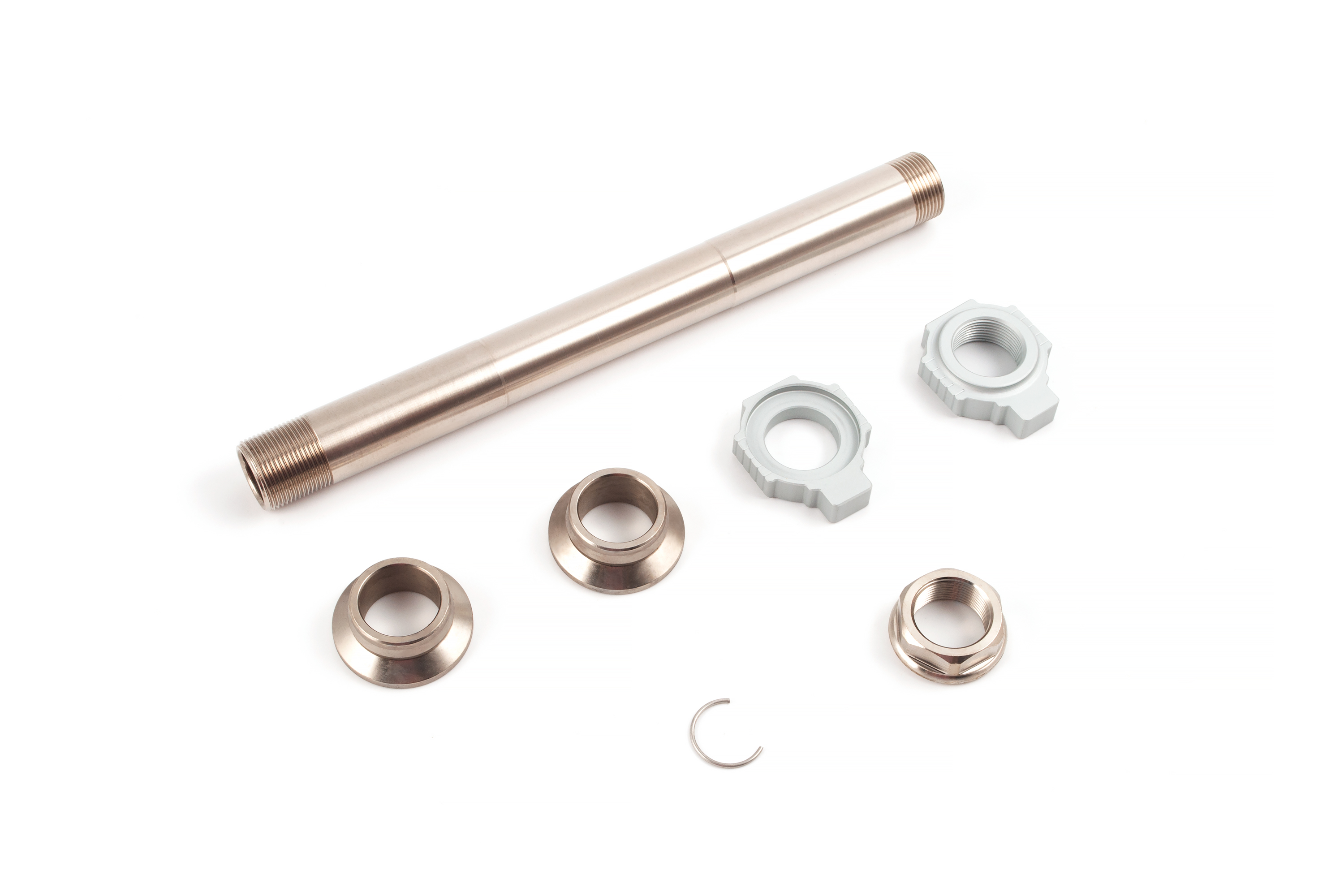 Ось заднего колеса для эндуро мотоцикла в сборе ступица тип KTM 17-23г. (рама K8)