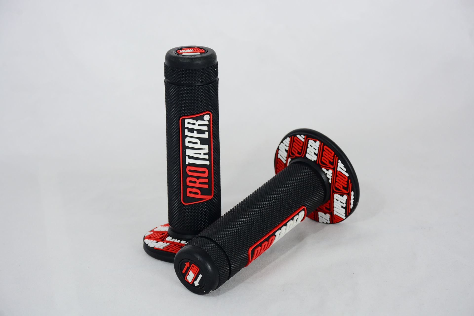 Ручки руля резиновые для питбайка (пара) черные/красные  PRO-TAPER