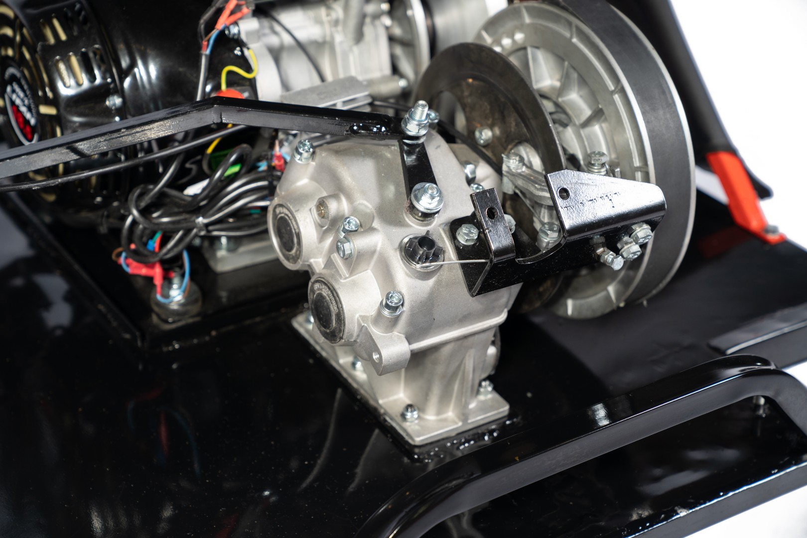 Мотобуксировщик всесезонный Бурлак Экспедитор 17 л.с. ПНЕВМО MAX