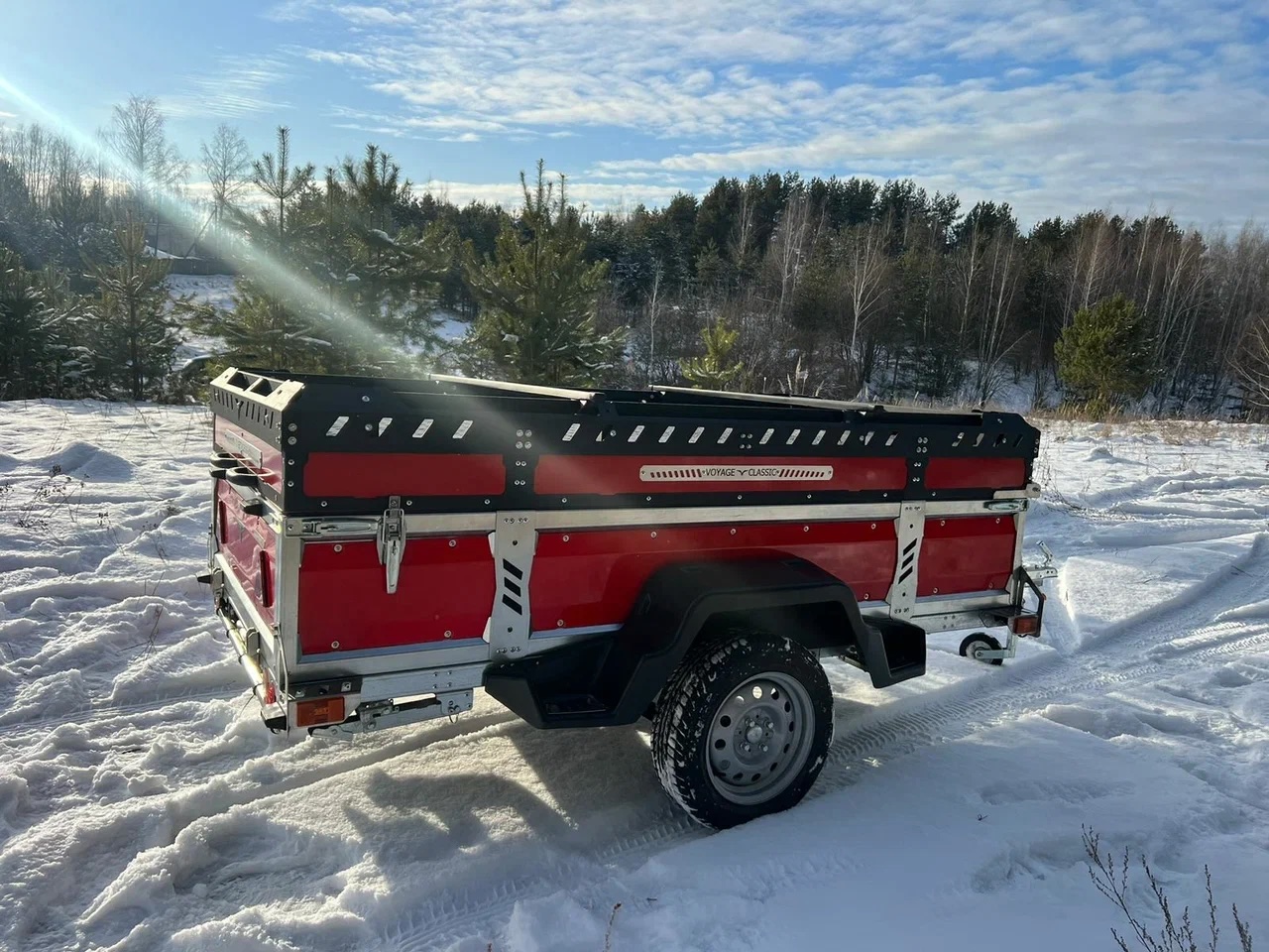 Прицеп VOYAGE Classic 2,0 Бортовой, туристическая крышка с багажником, высота внутри 530 (ш. 1,3; д. 2,0)