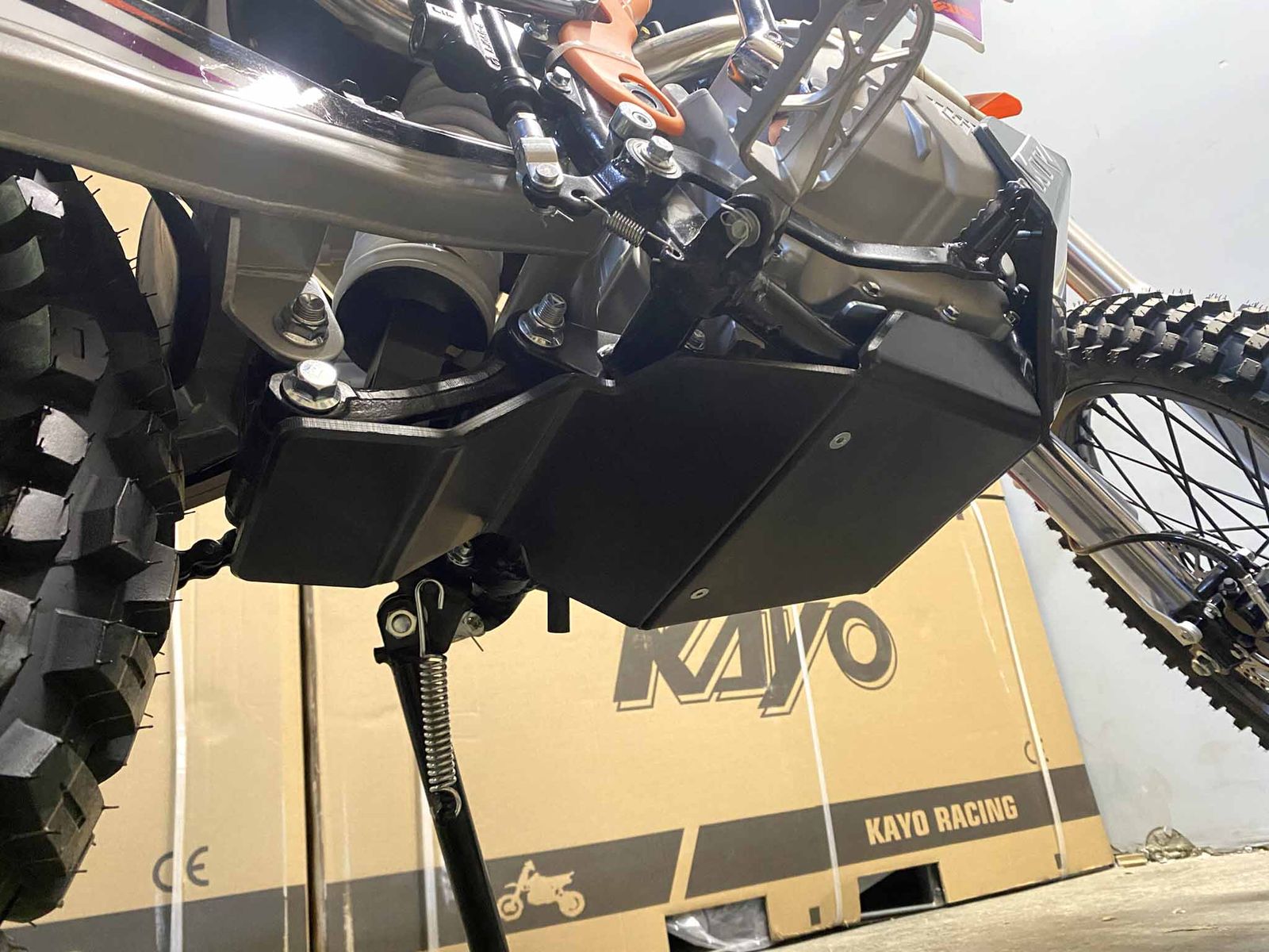 Защита картера двигателя KTZ для эндуро мотоцикла KEWS K10 PR300 2024/BRZ MX5 RED PR250