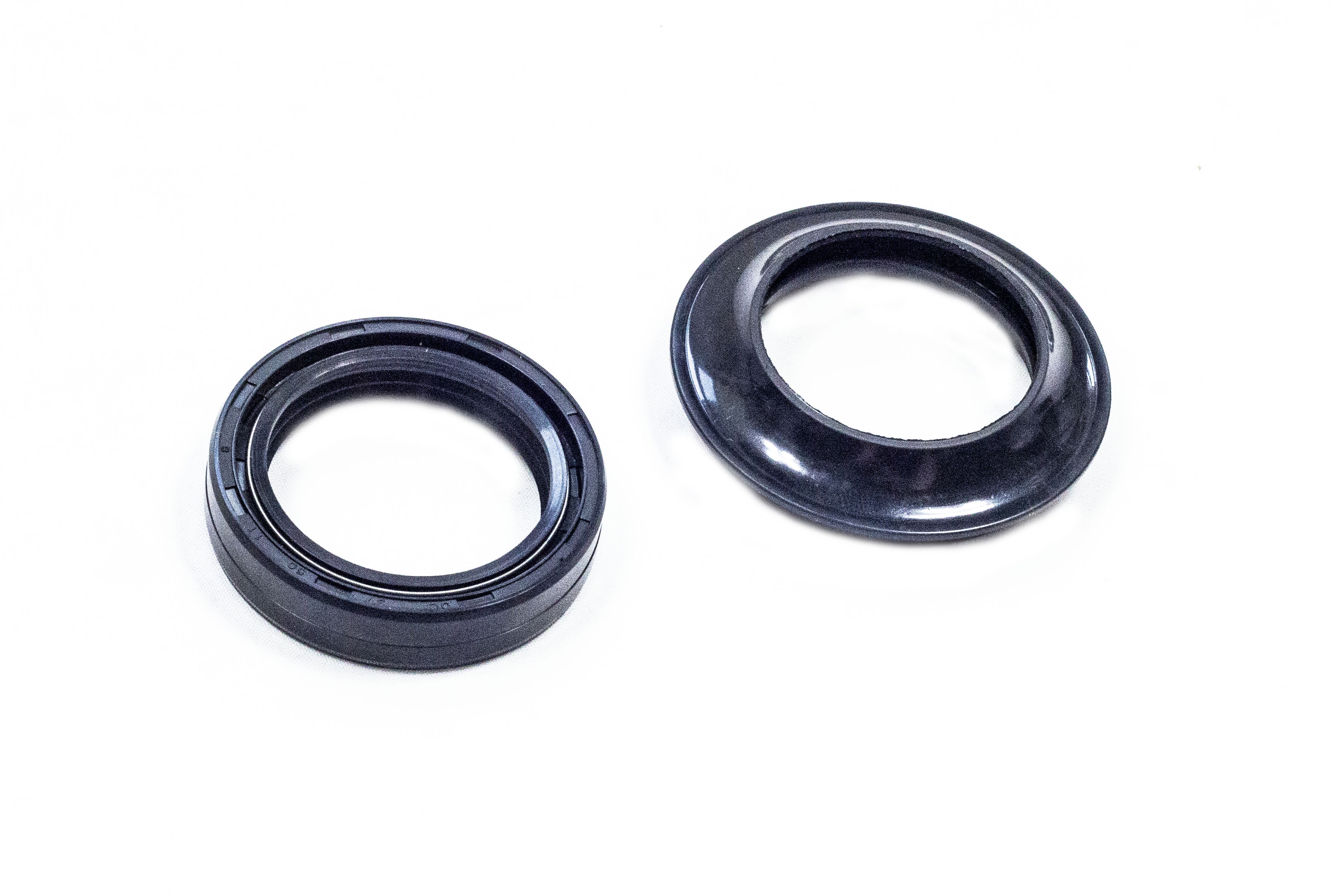 Сальник + пыльник пер. амортизатора 37x50x11 / 37x50.3/51x13  YCF SPIII, T2, TTR250  SM-PARTS