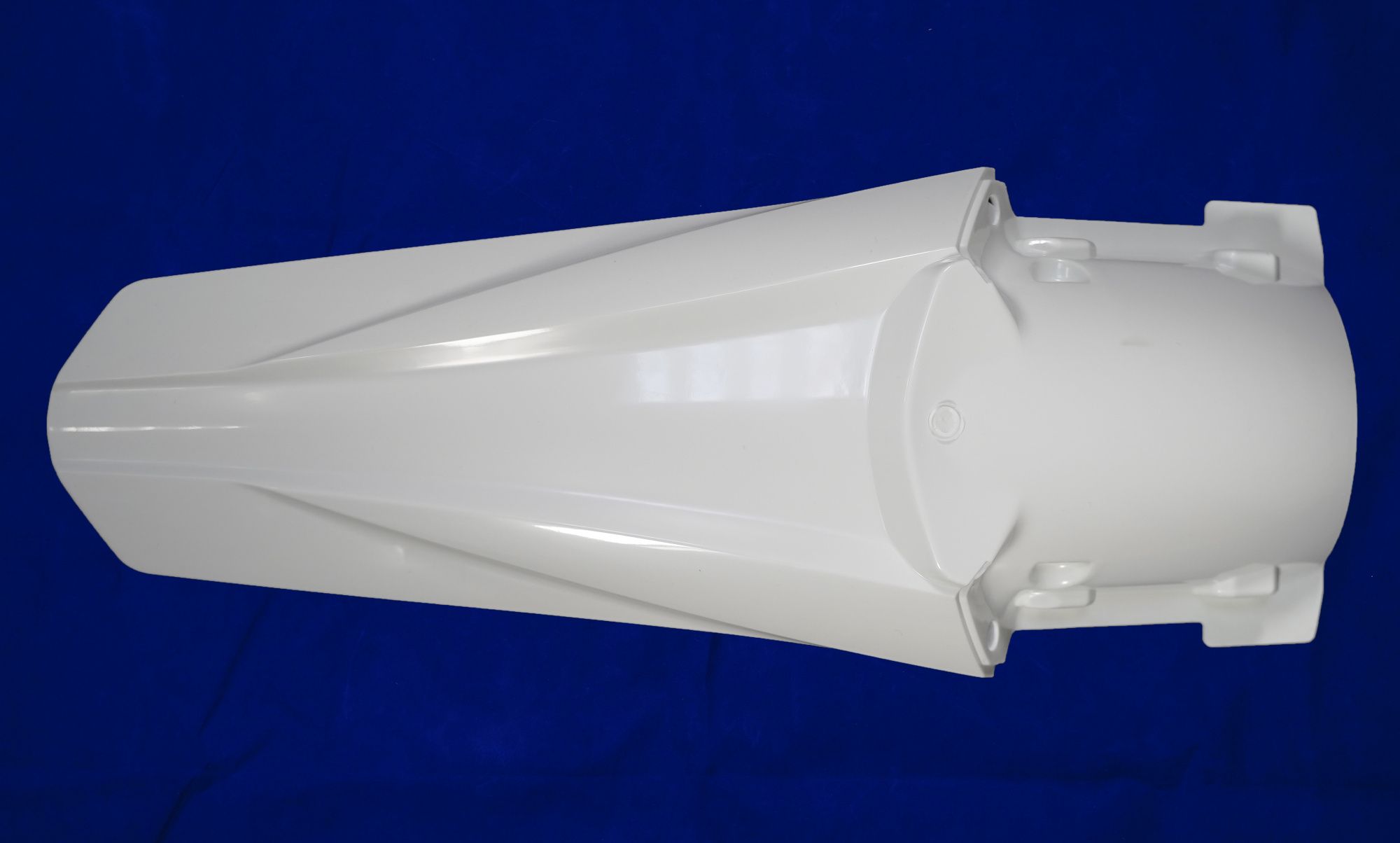 Крыло заднее (хвост) Avantis FX250 белое