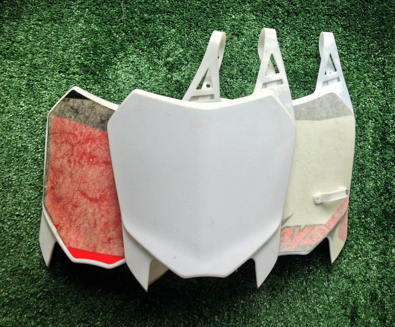 Щиток передний белый CRF70