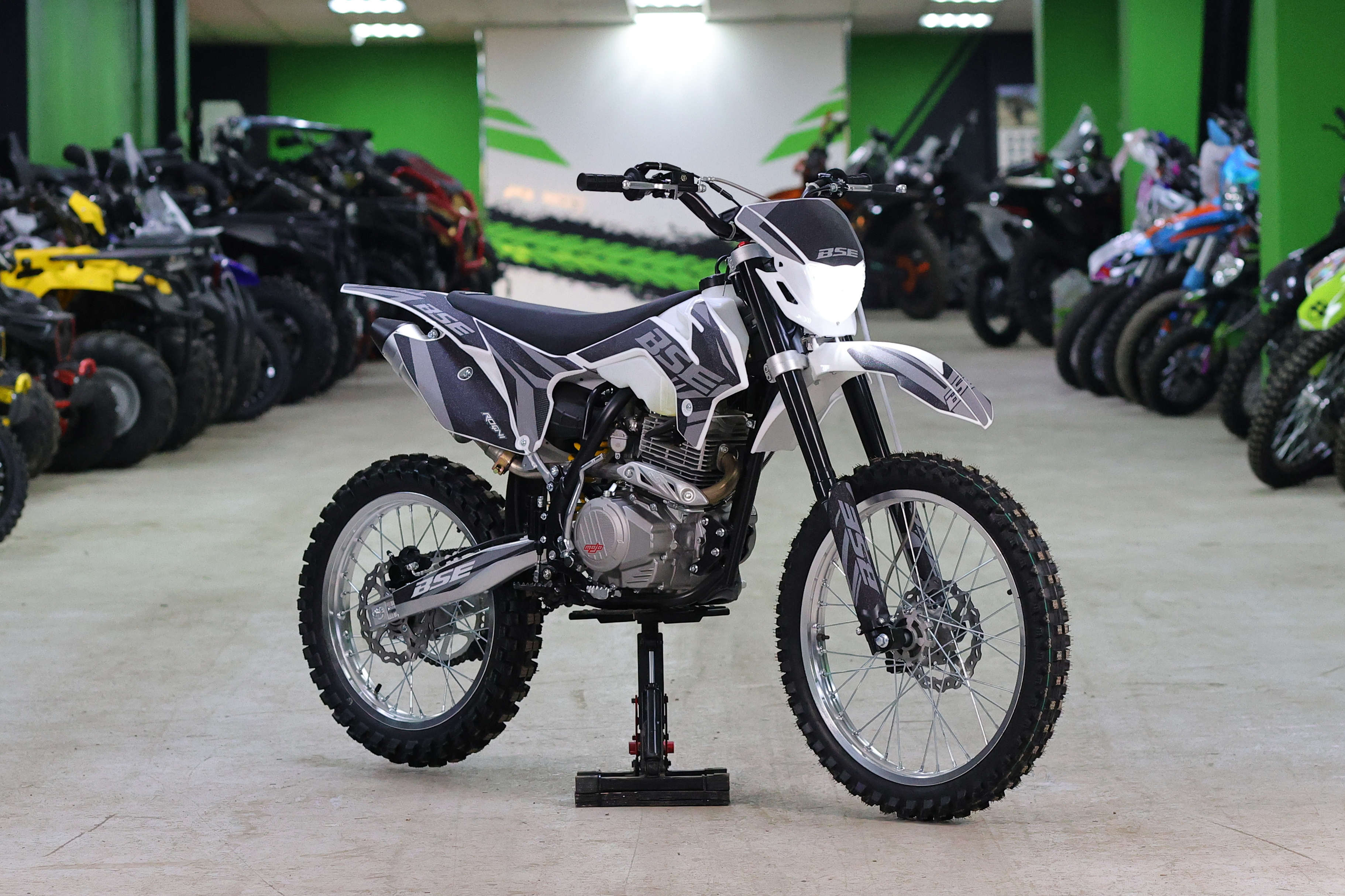 Кроссовый мотоцикл BSE Z3.00 21/18 Thorn Grey/Black