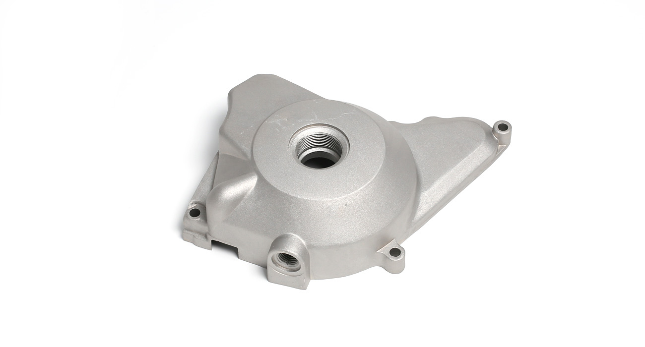 Крышка левого картера двигателя передняя 120-140 см3 (нижний эл.стартер)  SM-PARTS