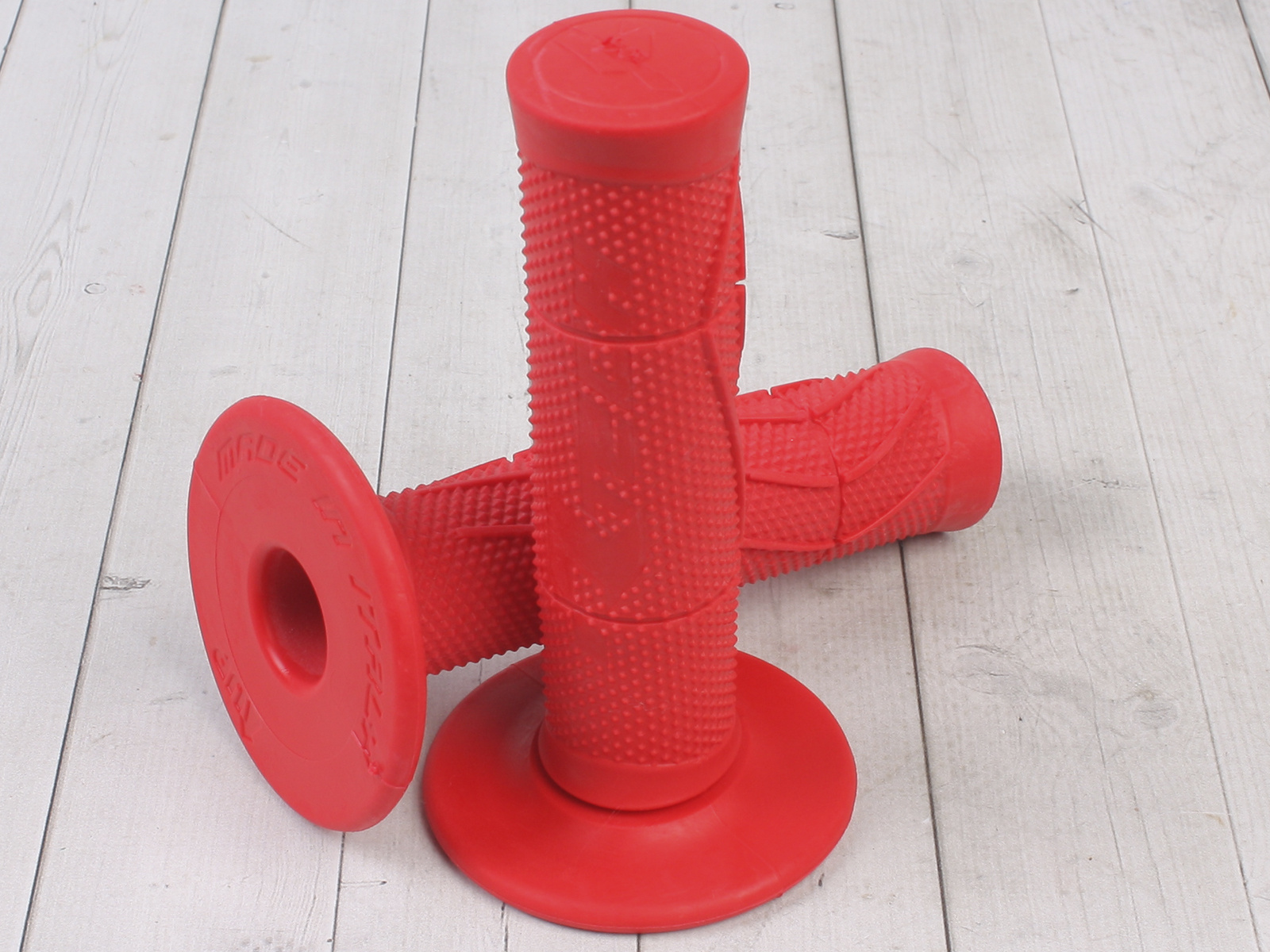 Грипсы R-Tech WAVE SOFT (мягкие) красные