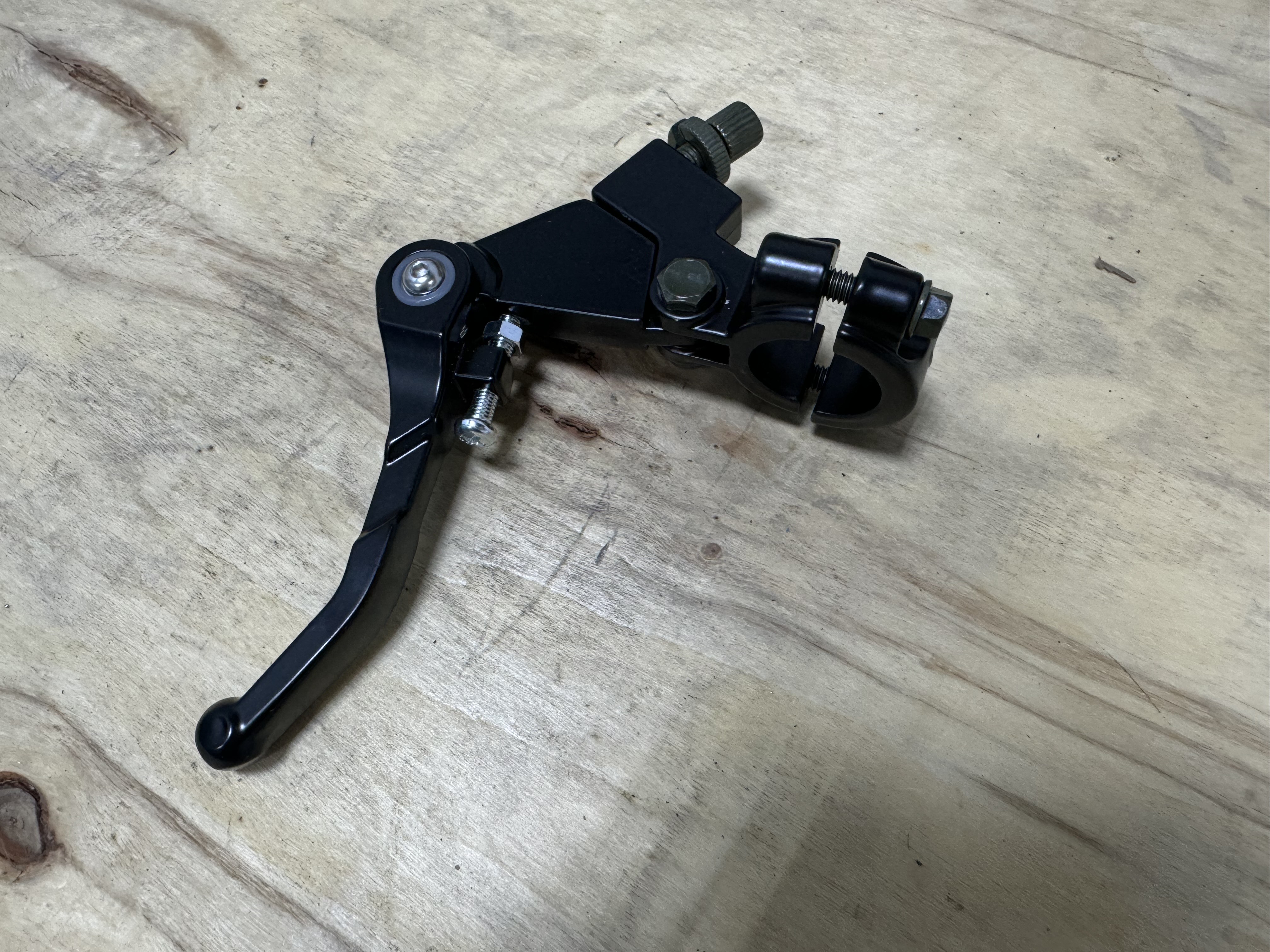 Рычаг сцепления складной черный универсальный