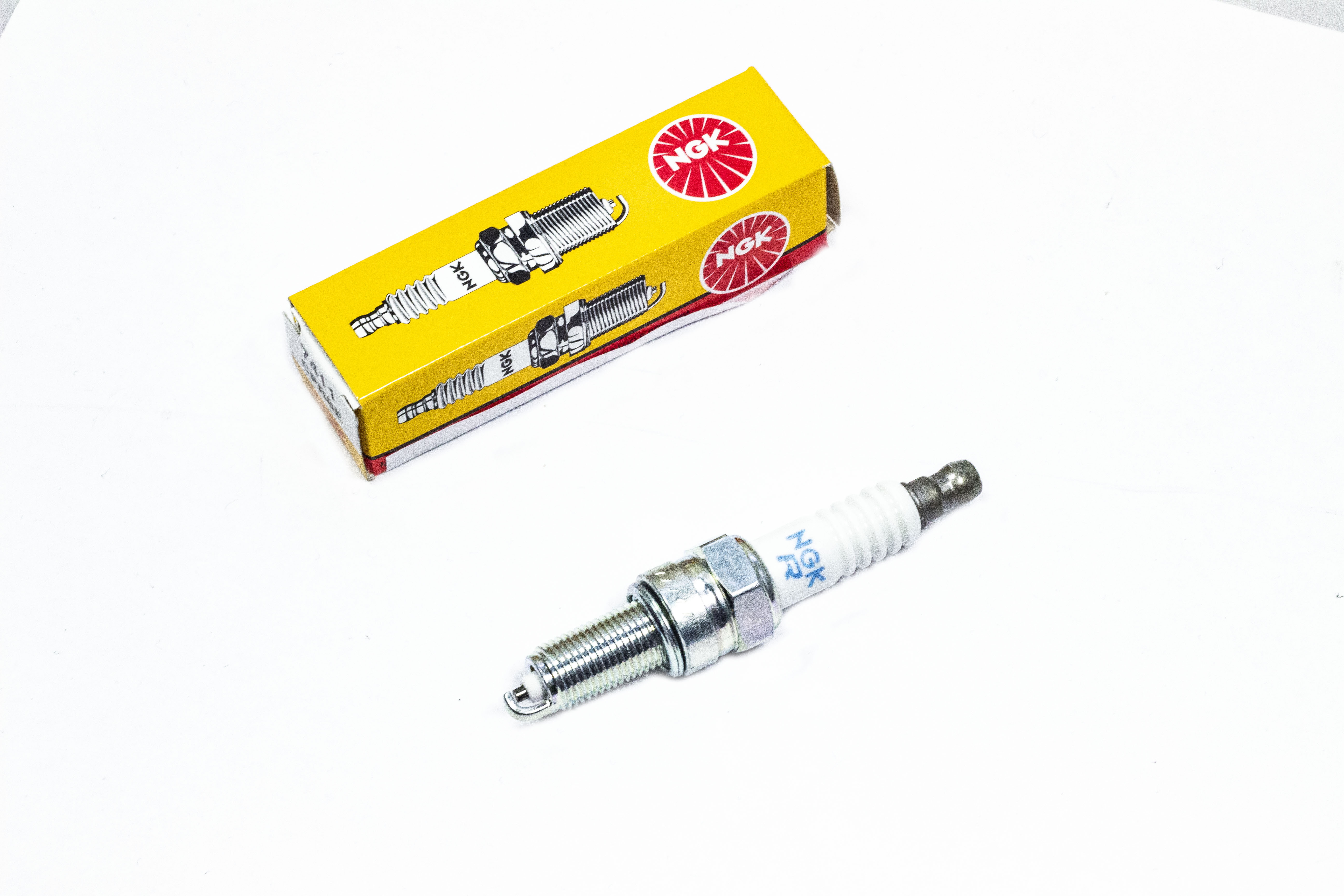 Свеча NGK CPR8E